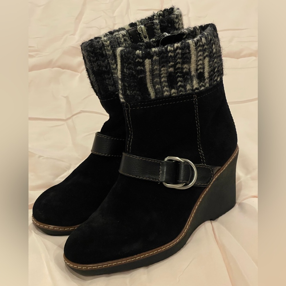 Naturalizer 7M “Kenning” Black Leather Upper Side Zip Knit Top Wedge